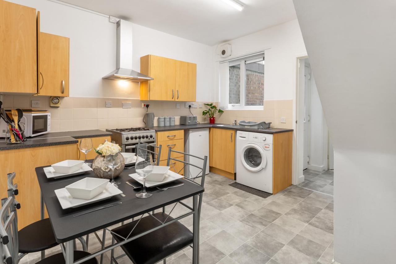 Comfortable Liverpool Townhouse - Free Parking Eksteriør bilde